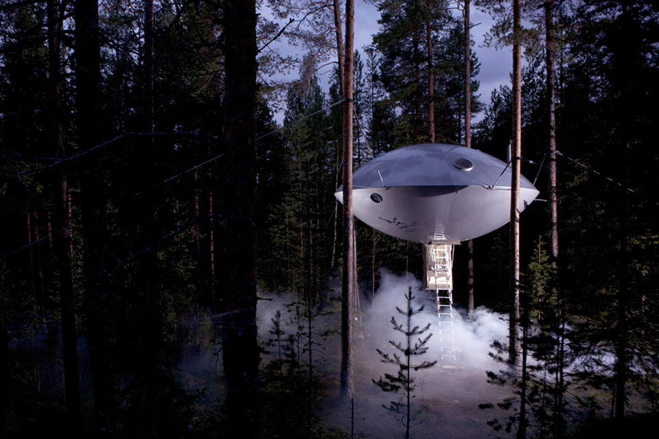 Tree-Hotels-The-UFO